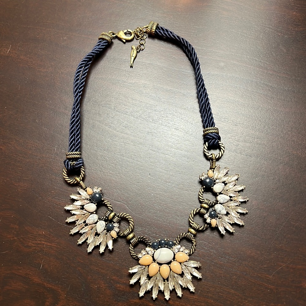 Absolutely stunning necklace!